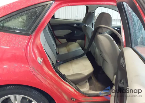 2014 Ford Focus Se z USA, uszkodzony, nr VIN 1FADP3F28EL121510